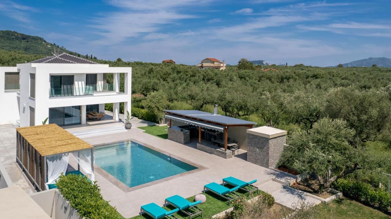 Antonia Villa - Luxurious Serenity With Private Pool, By Zantewize Kalipadhon Екстер'єр фото
