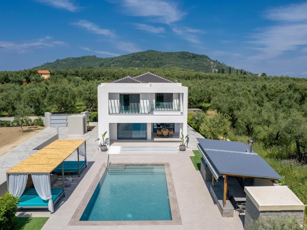 Antonia Villa - Luxurious Serenity With Private Pool, By Zantewize Kalipadhon Екстер'єр фото