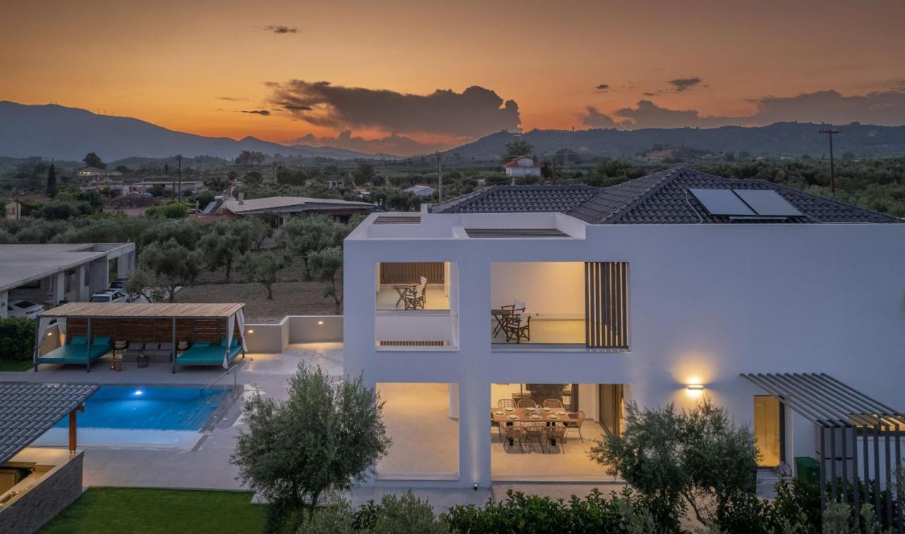 Antonia Villa - Luxurious Serenity With Private Pool, By Zantewize Kalipadhon Екстер'єр фото