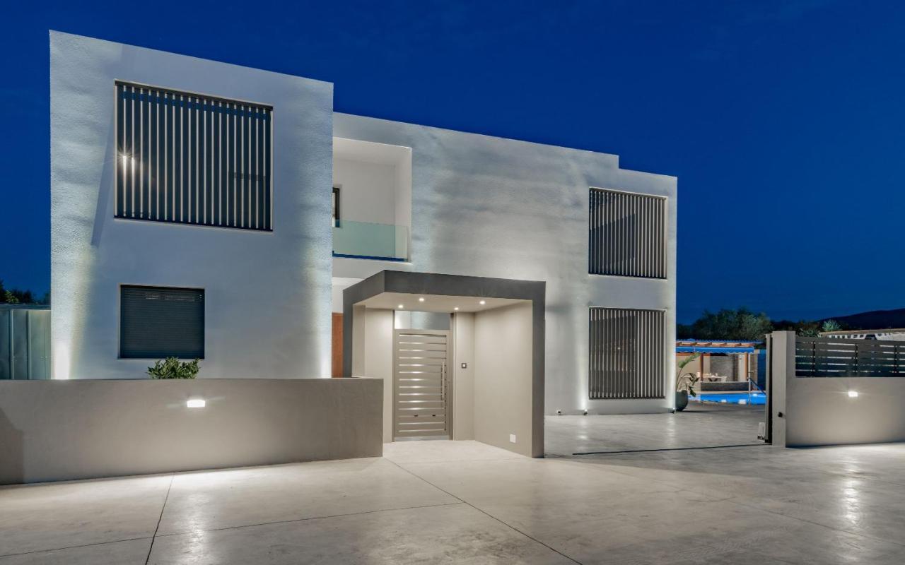 Antonia Villa - Luxurious Serenity With Private Pool, By Zantewize Kalipadhon Екстер'єр фото
