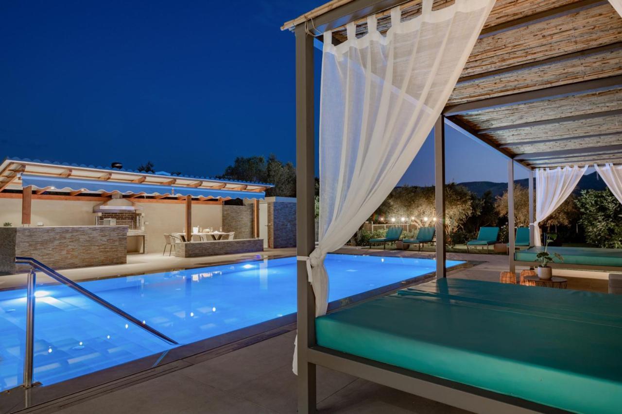 Antonia Villa - Luxurious Serenity With Private Pool, By Zantewize Kalipadhon Екстер'єр фото