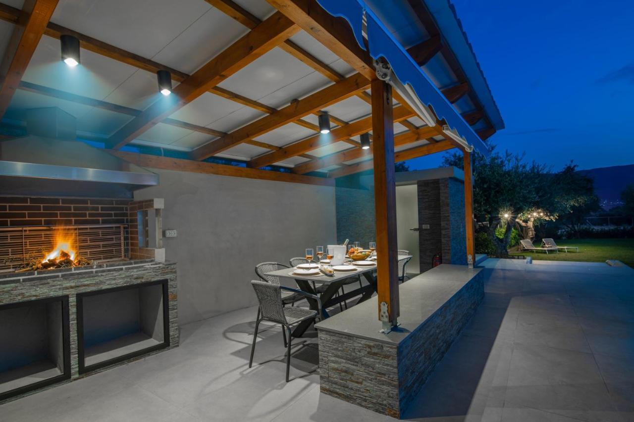 Antonia Villa - Luxurious Serenity With Private Pool, By Zantewize Kalipadhon Екстер'єр фото