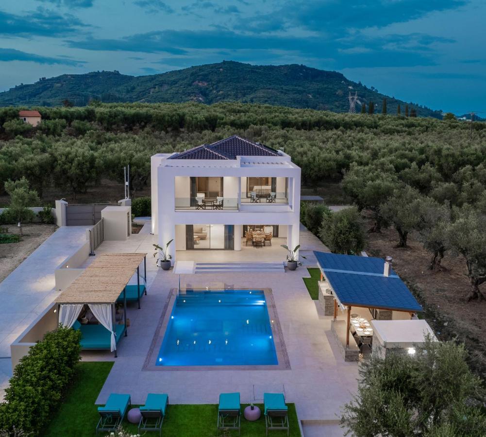 Antonia Villa - Luxurious Serenity With Private Pool, By Zantewize Kalipadhon Екстер'єр фото